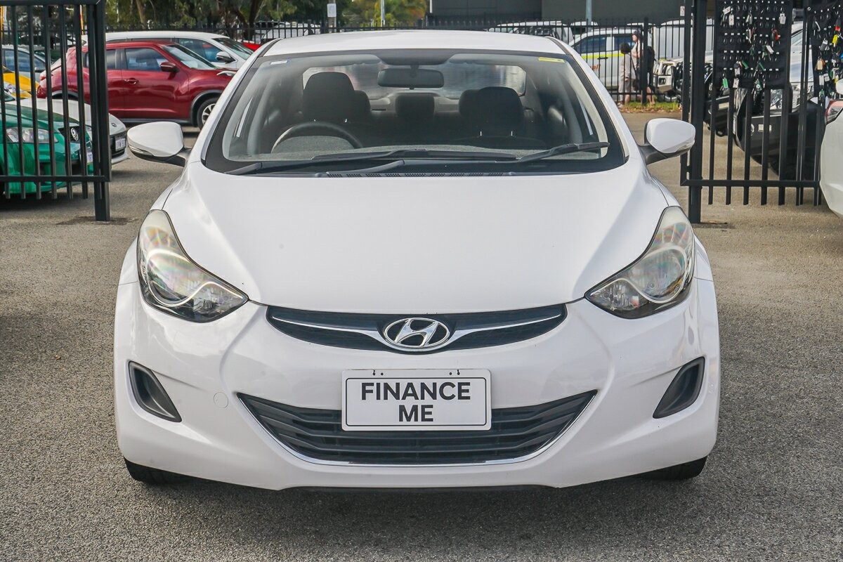 Hyundai Elantra image 3