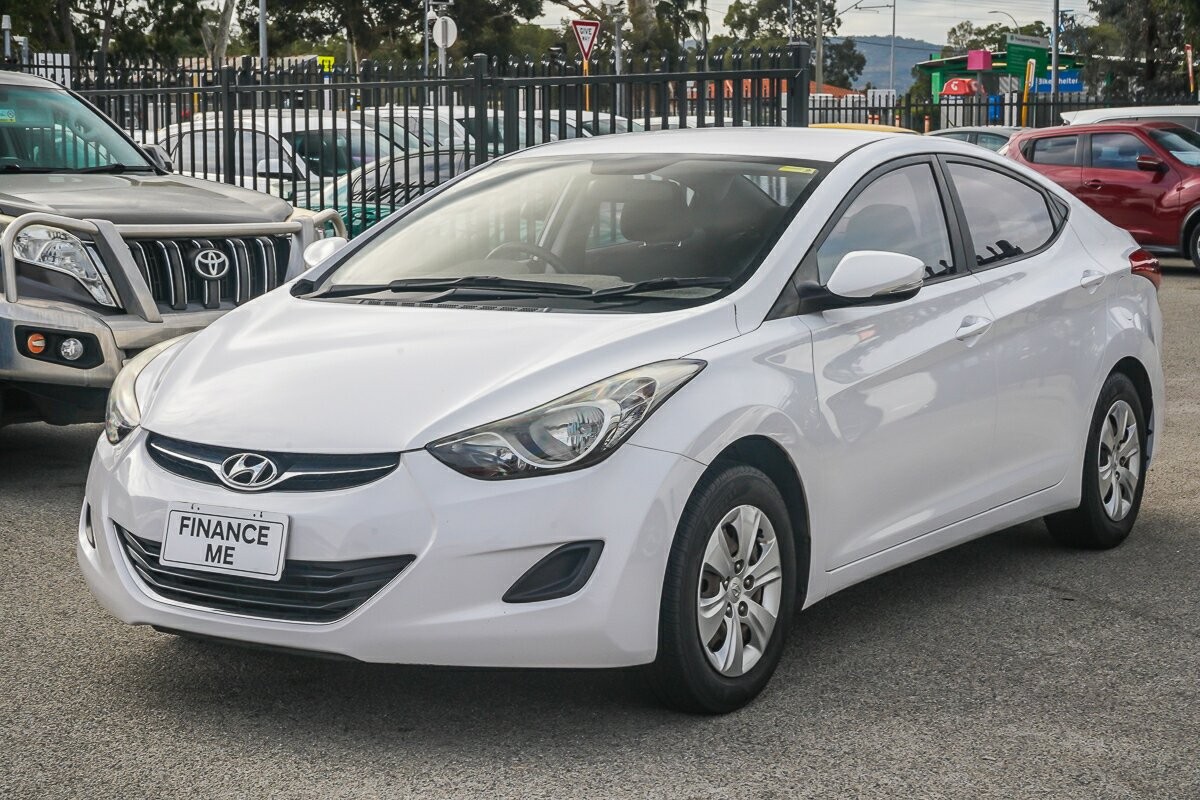 Hyundai Elantra image 4