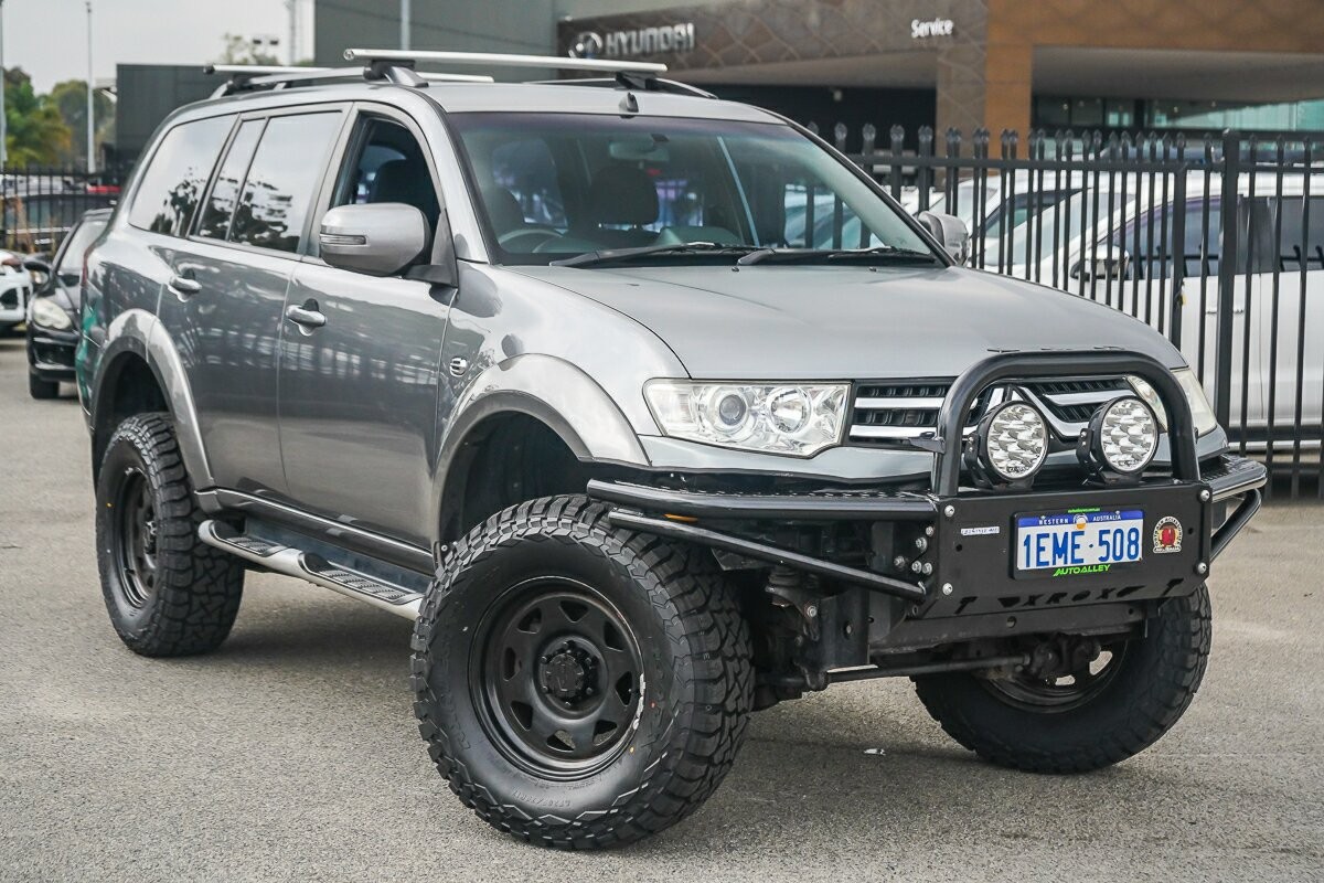 Mitsubishi Challenger image 1