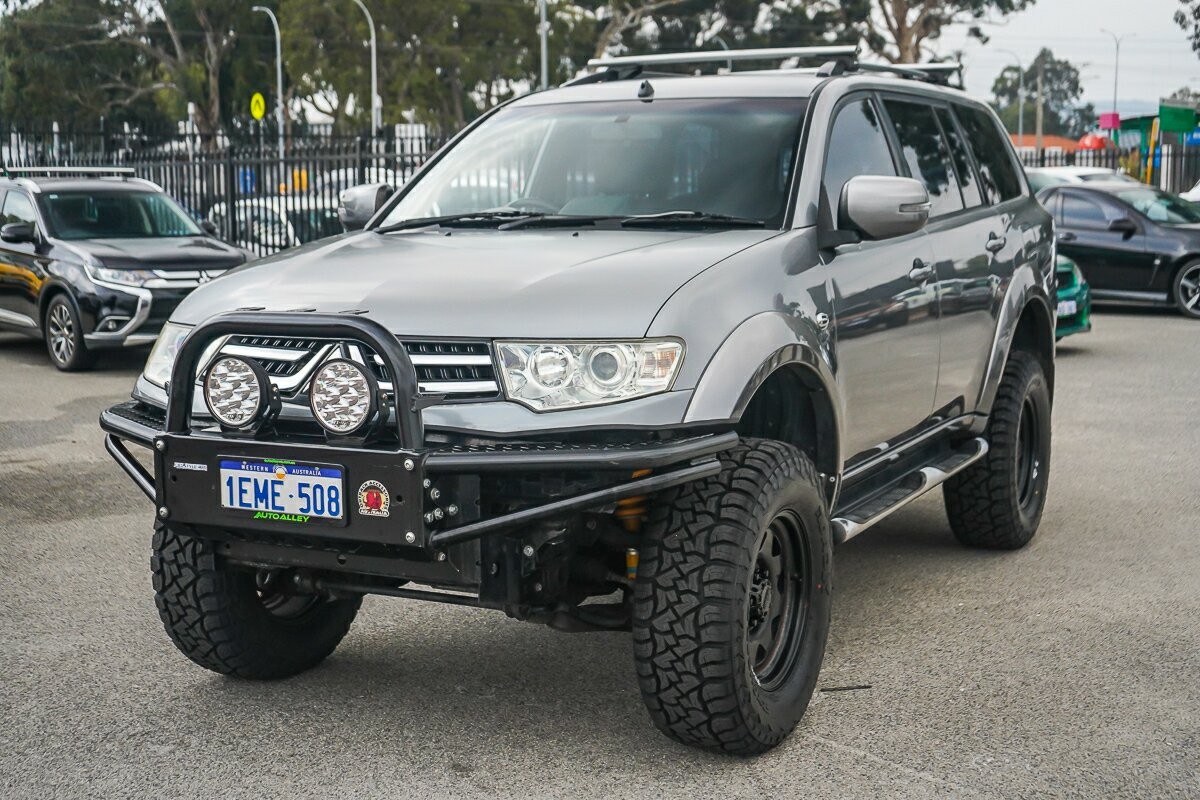 Mitsubishi Challenger image 4