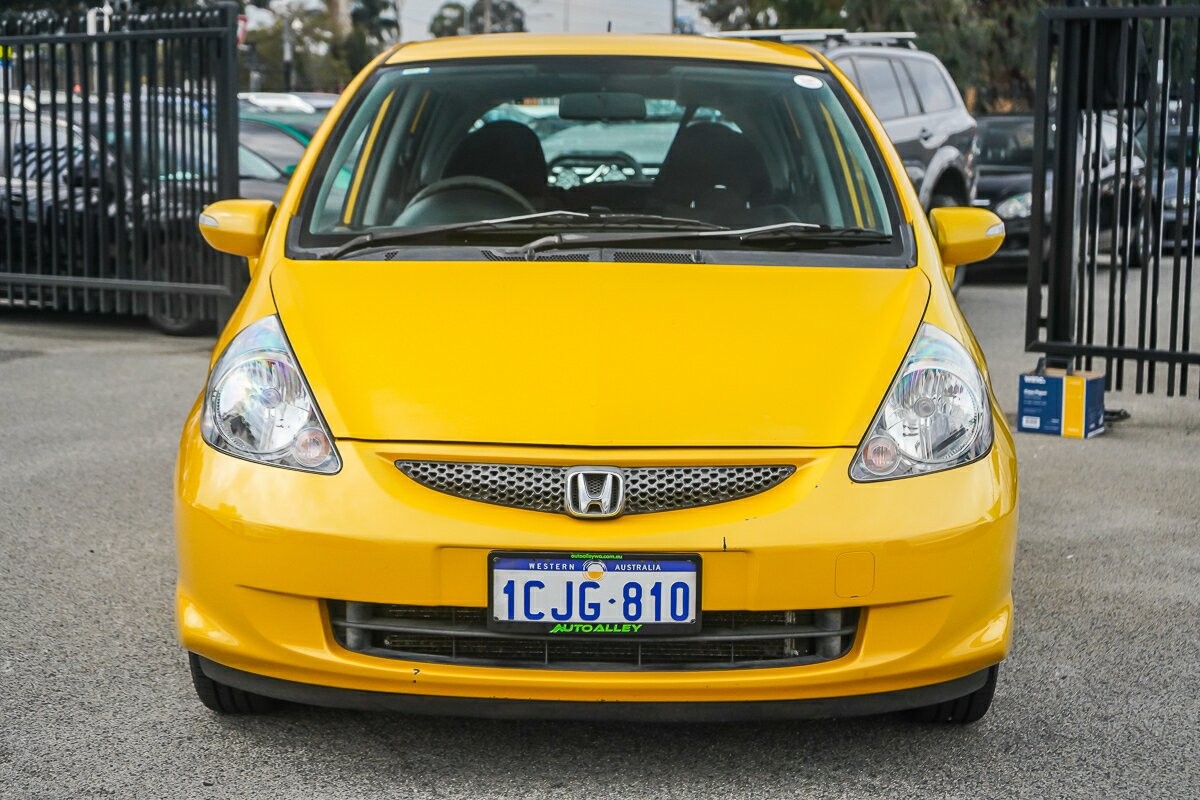 Honda Jazz image 3