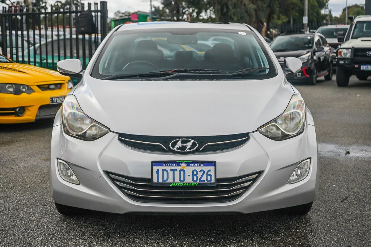 Hyundai Elantra image 3
