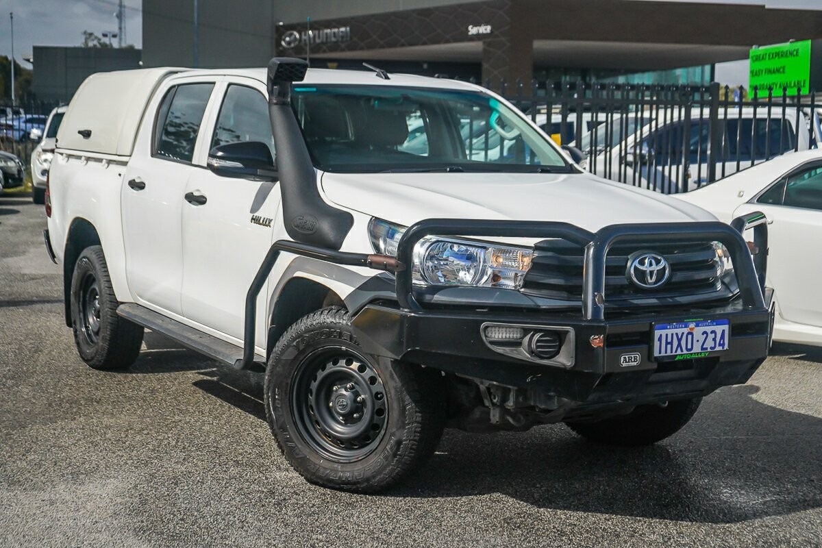 Toyota Hilux image 1