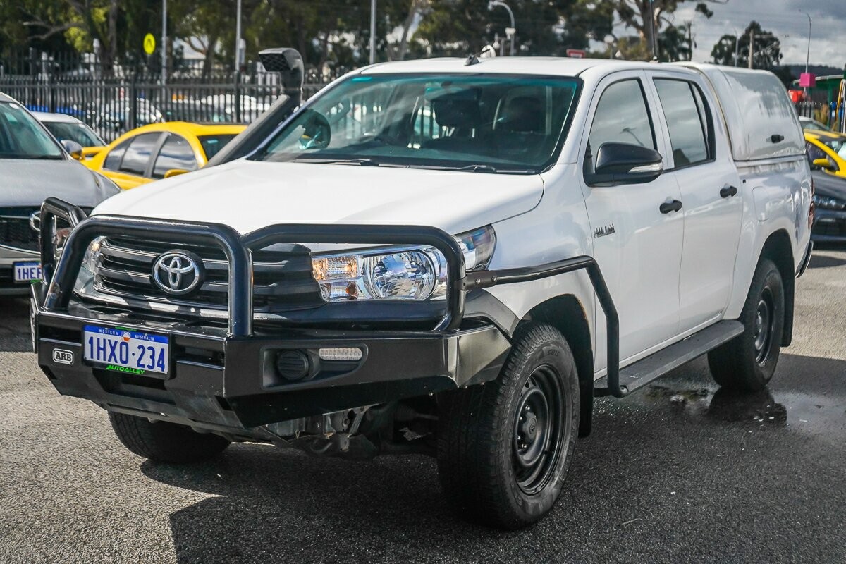 Toyota Hilux image 4