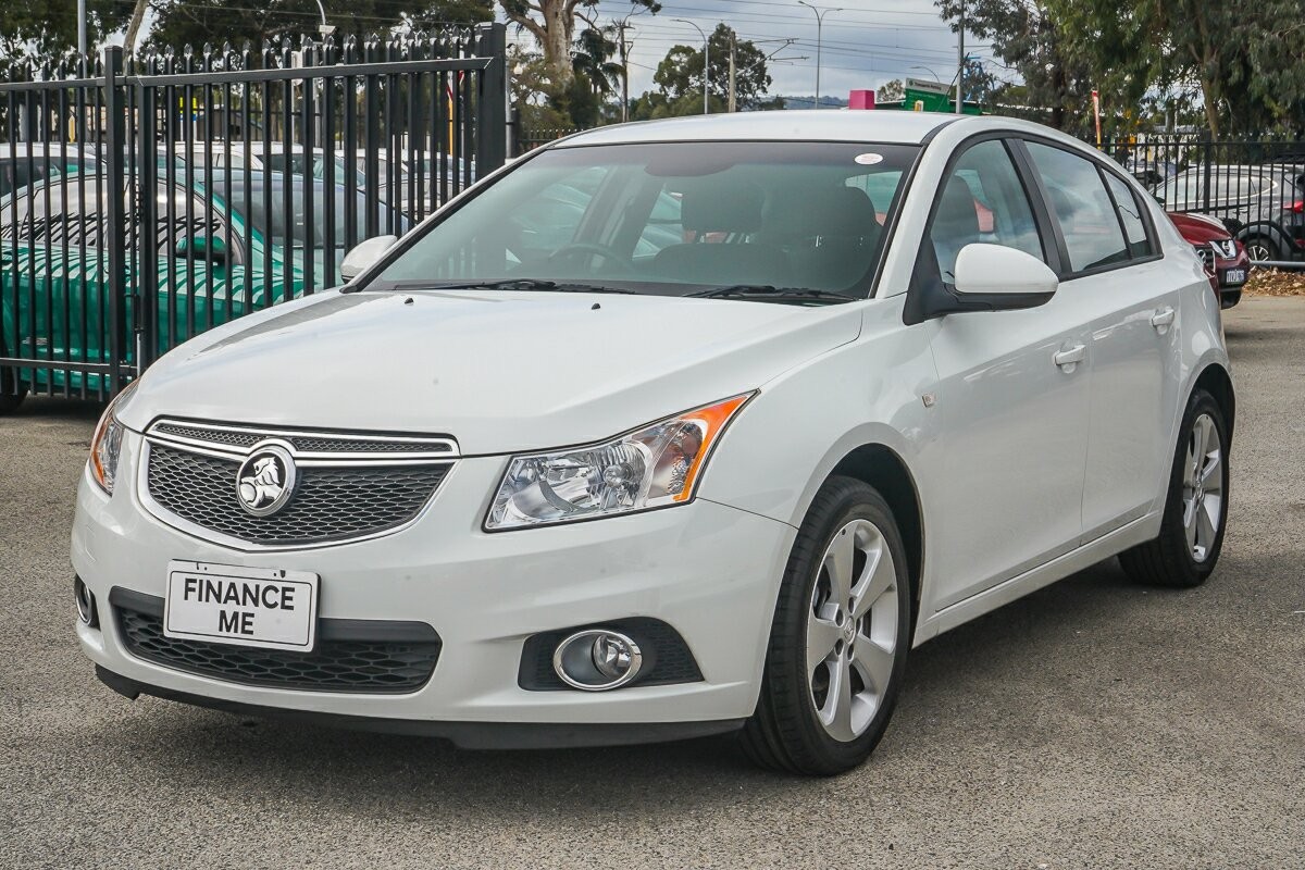 Holden Cruze image 4