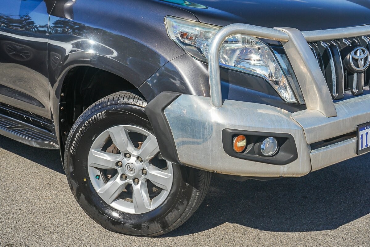 Toyota Landcruiser Prado image 2