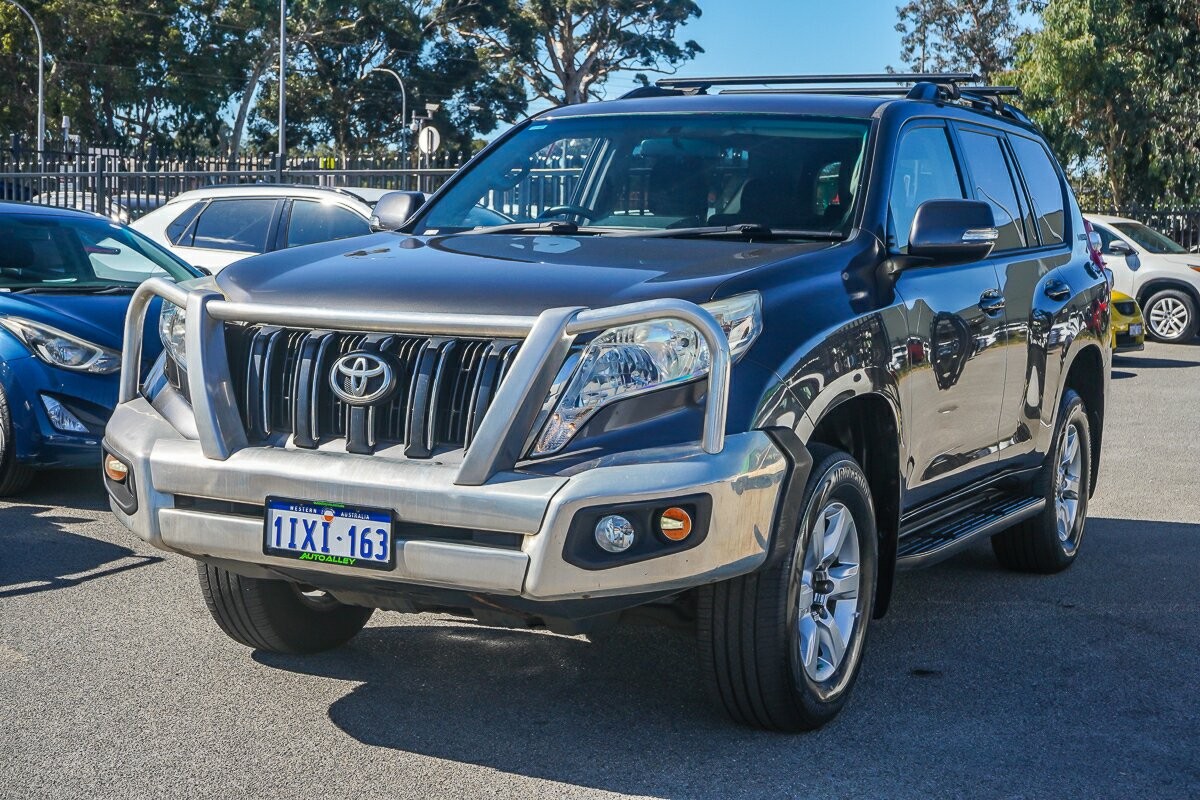 Toyota Landcruiser Prado image 4
