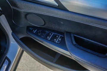 https://vehicle-cdn.autoleague.cloud/4294_81010068_12.jpg