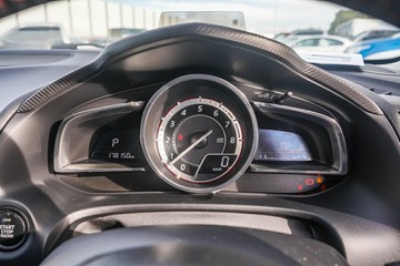 https://vehicle-cdn.autoleague.cloud/4294_81010084_15.jpg