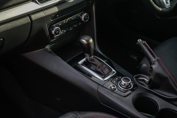 https://vehicle-cdn.autoleague.cloud/4294_81010084_21.jpg