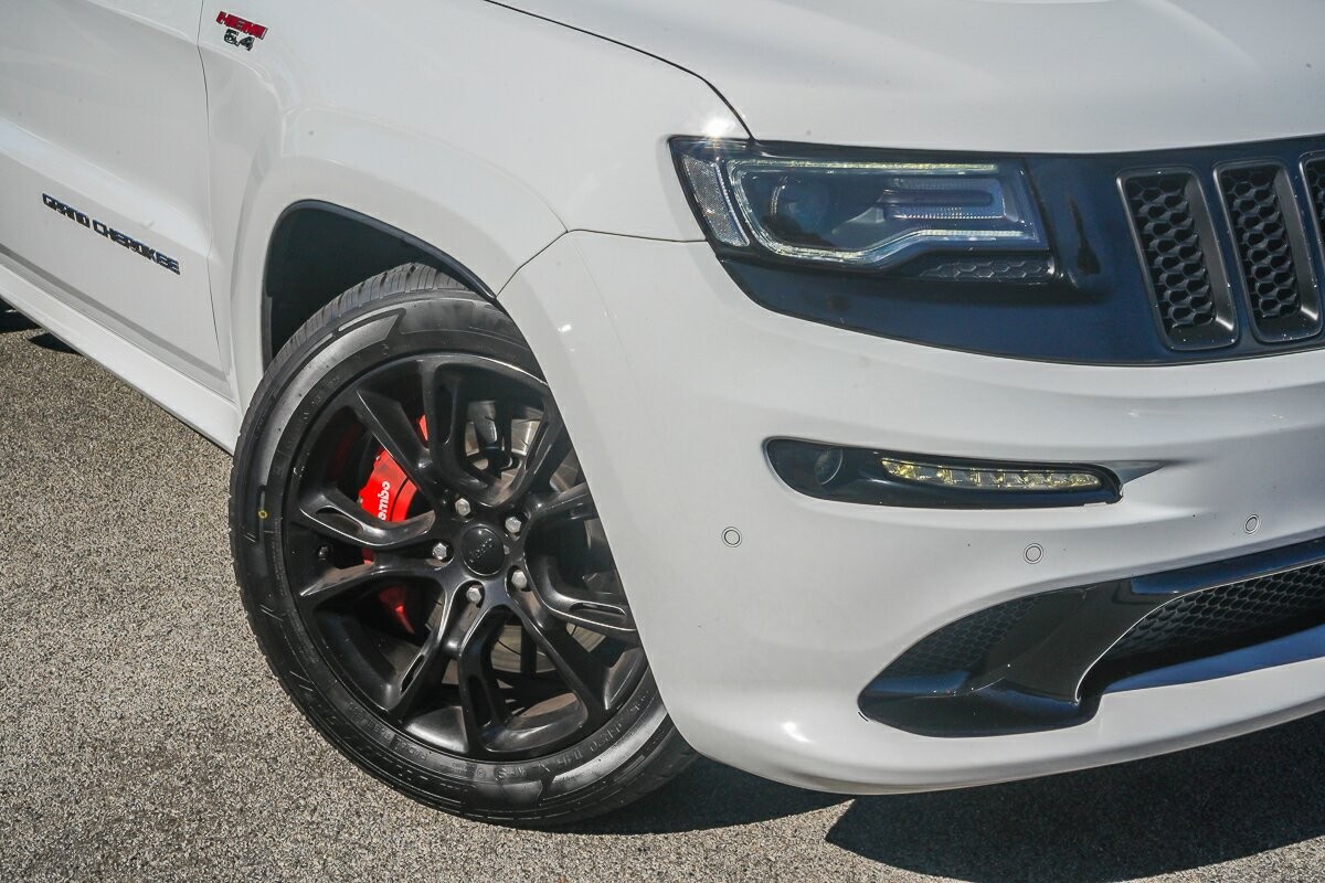 Jeep Grand Cherokee image 2