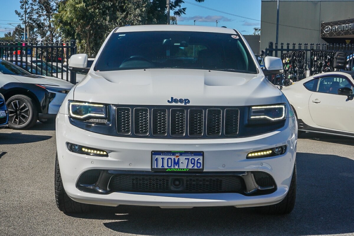 Jeep Grand Cherokee image 3