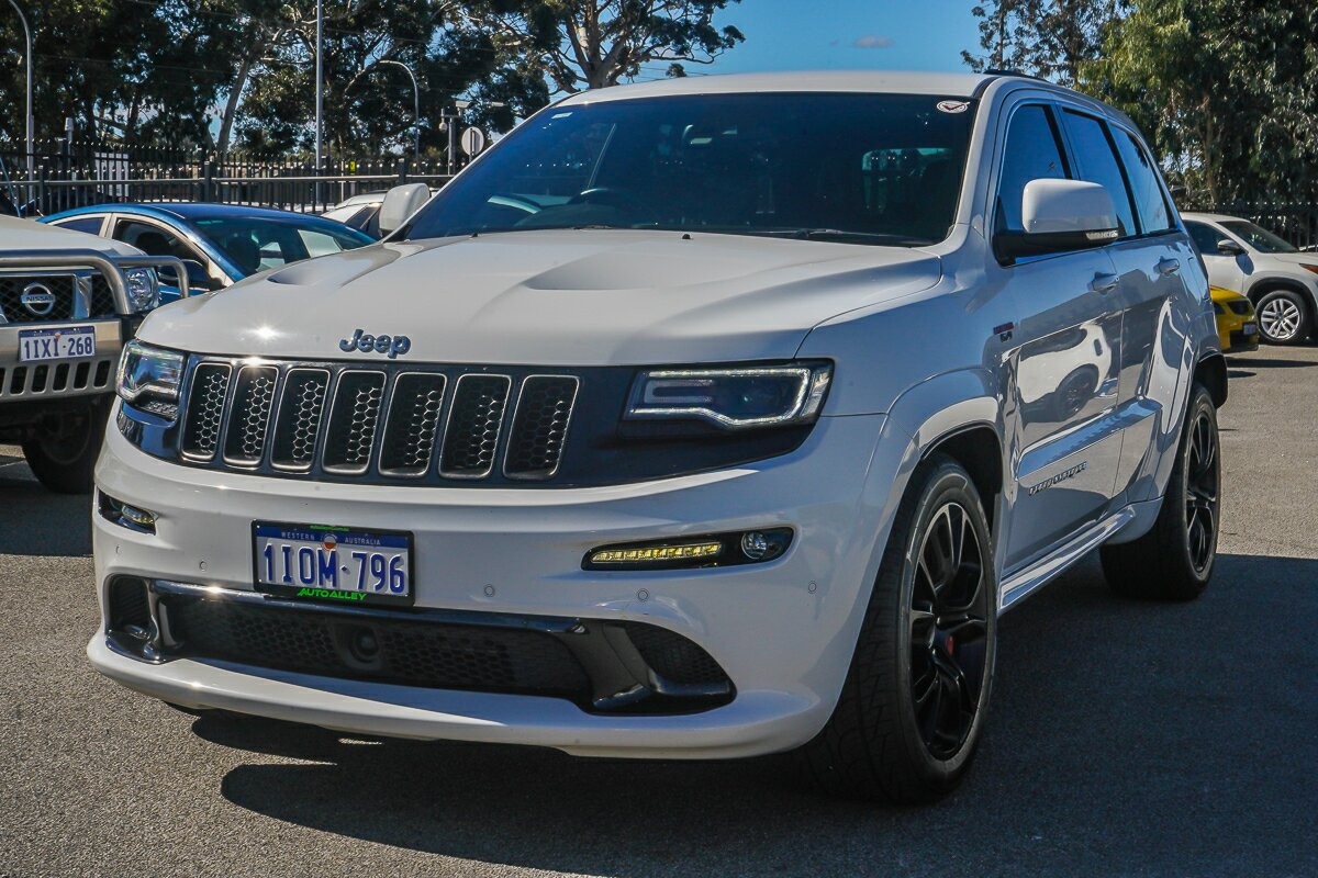 Jeep Grand Cherokee image 4