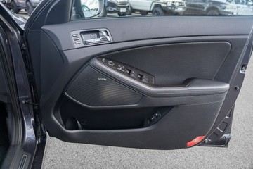 https://vehicle-cdn.autoleague.cloud/4294_81010139_11.jpg