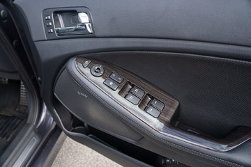 https://vehicle-cdn.autoleague.cloud/4294_81010139_12.jpg