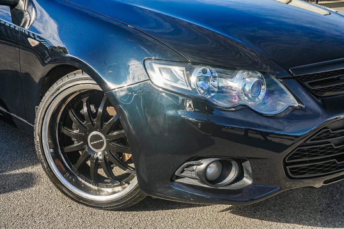 Ford Falcon image 2