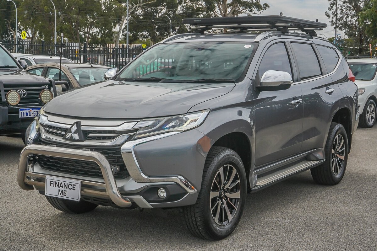 Mitsubishi Pajero Sport image 4