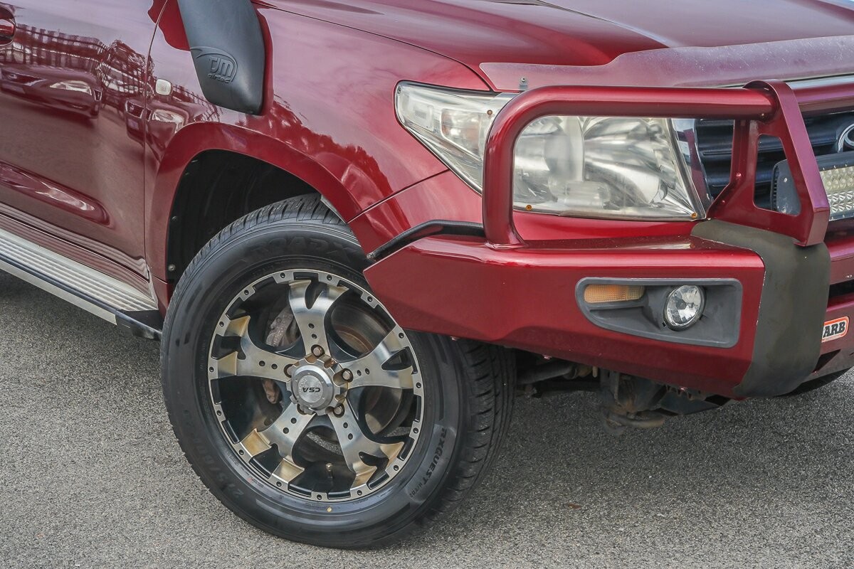 Toyota Landcruiser image 2