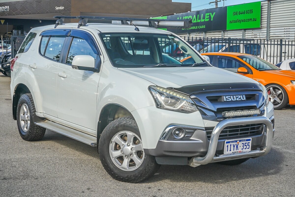 Isuzu Mu-x image 1