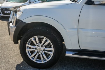 https://vehicle-cdn.autoleague.cloud/4294_81010319_5.jpg