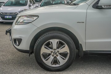 https://vehicle-cdn.autoleague.cloud/4294_81010323_5.jpg