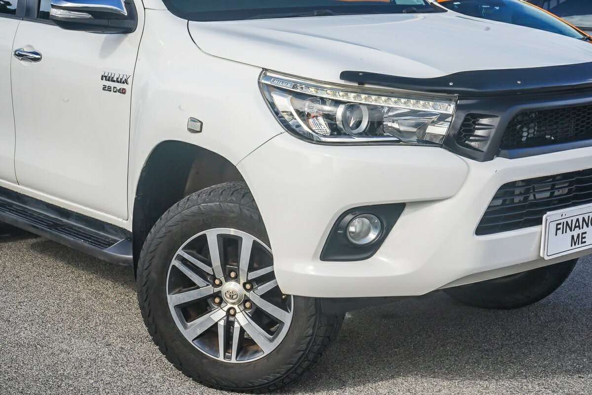 Toyota Hilux image 2