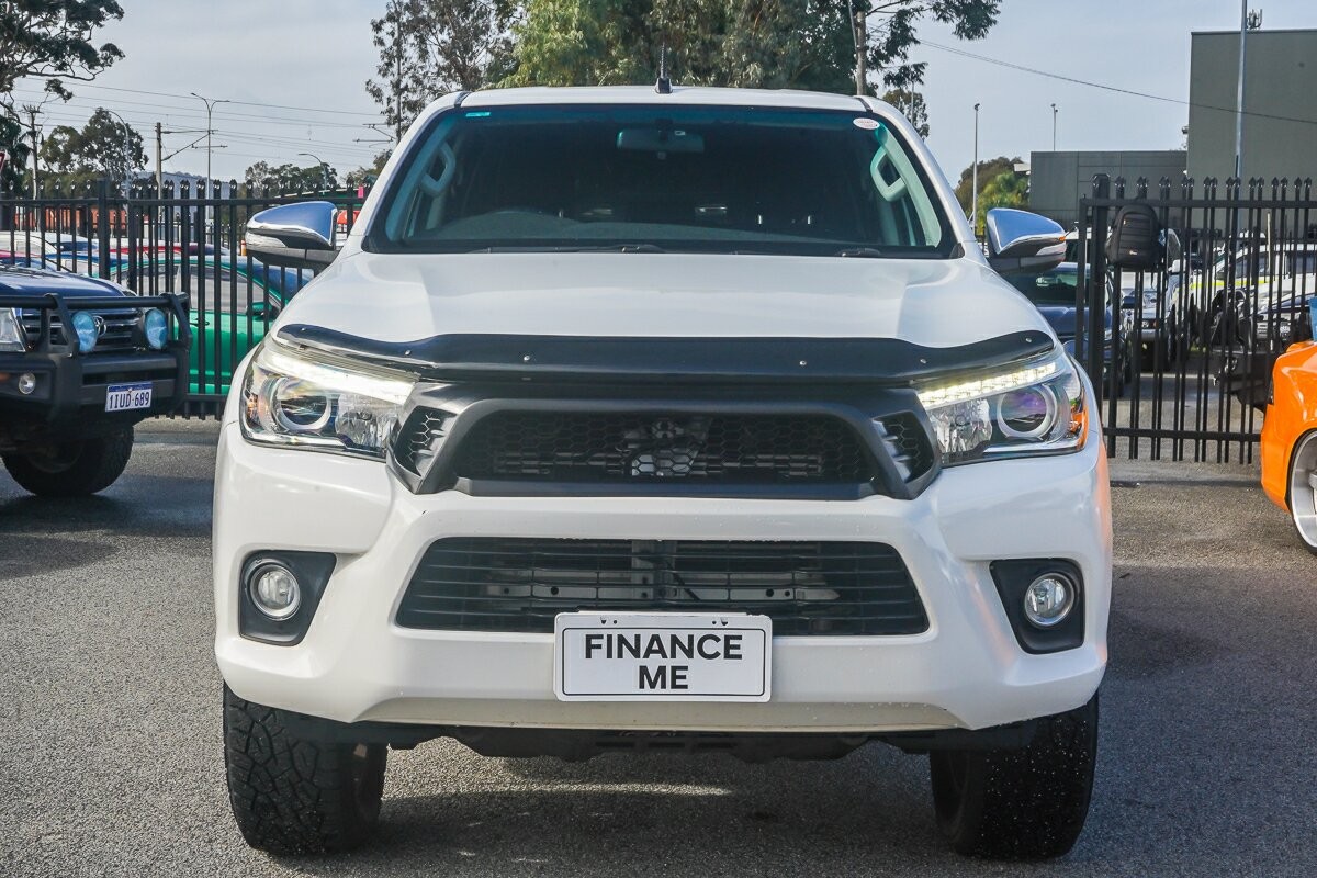 Toyota Hilux image 3