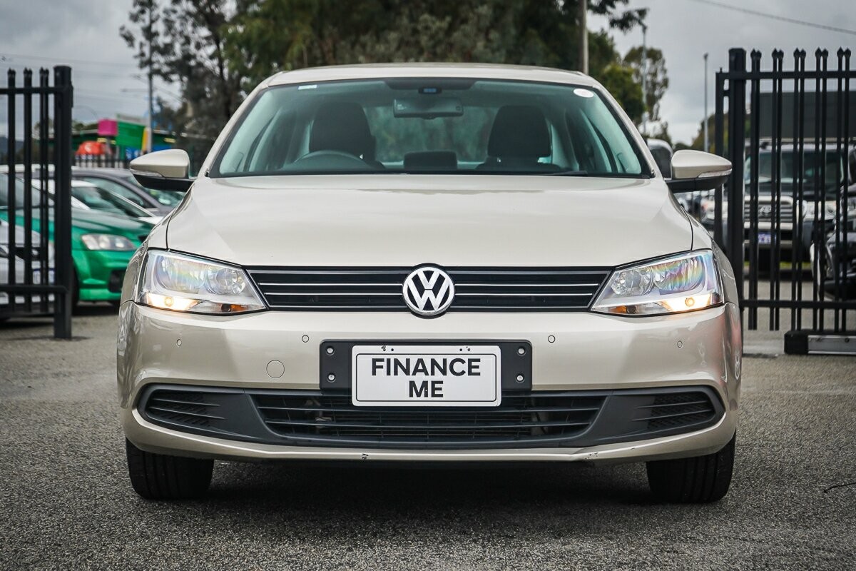 Volkswagen Jetta image 3
