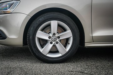 https://vehicle-cdn.autoleague.cloud/4294_81010360_5.jpg