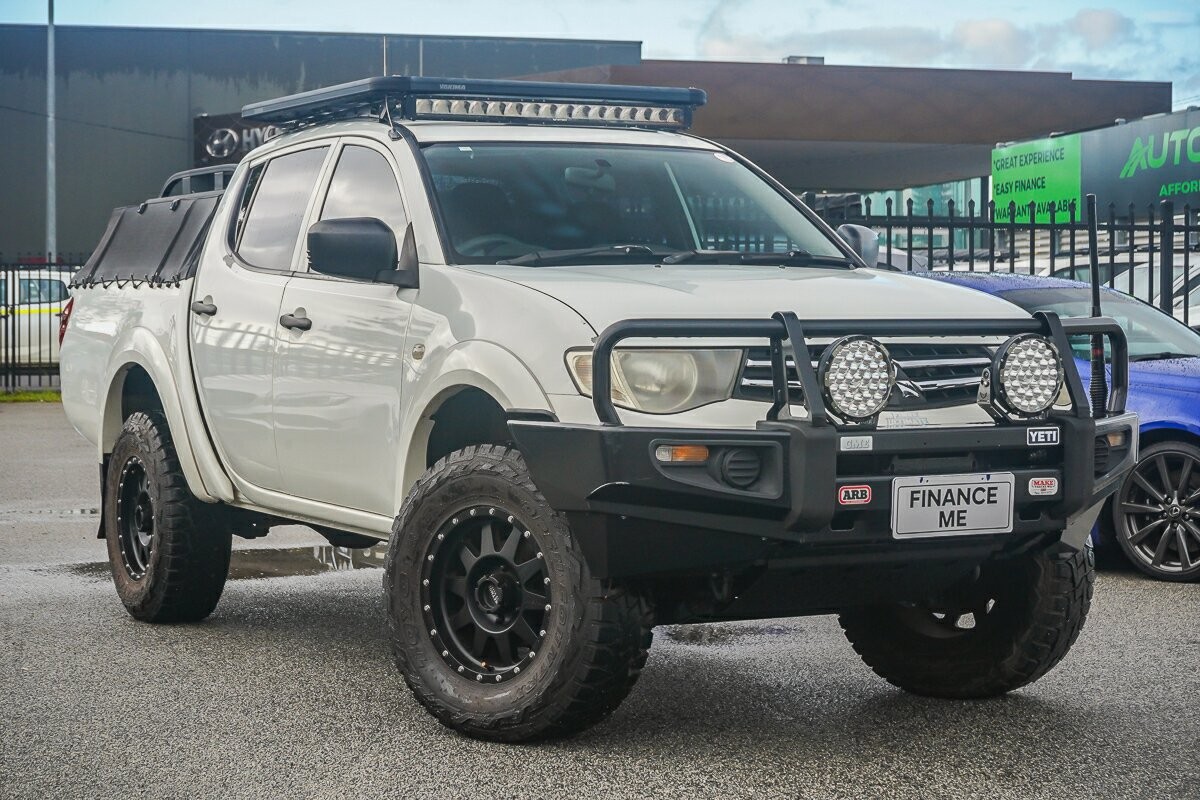 Mitsubishi Triton image 1