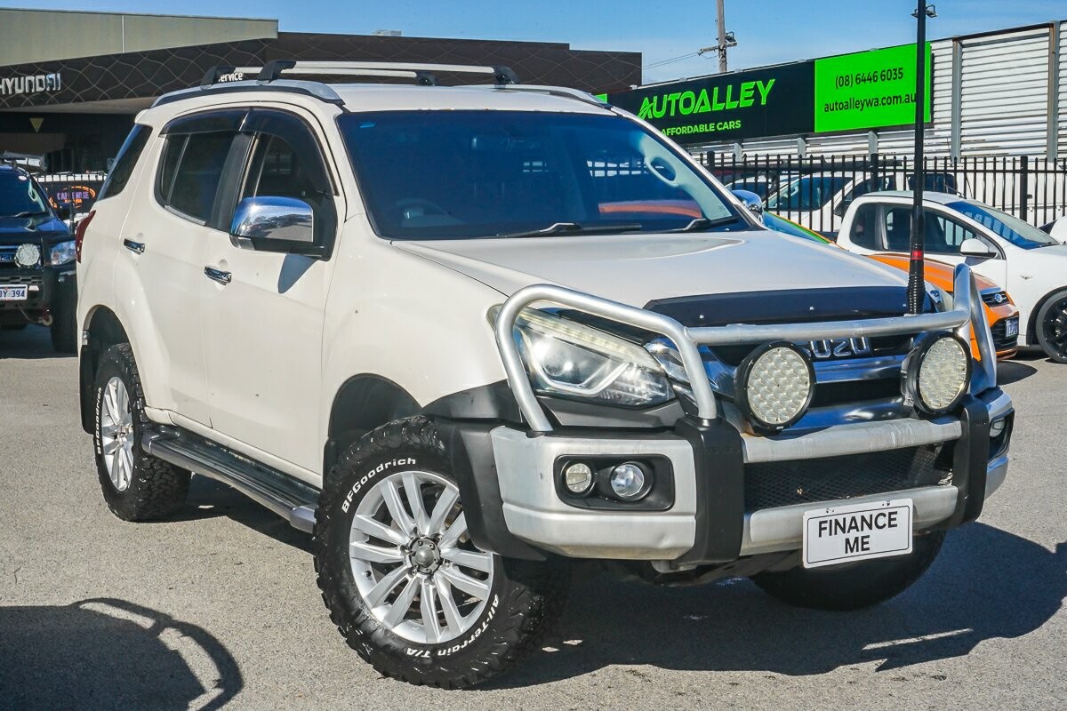 Isuzu Mu-x image 1