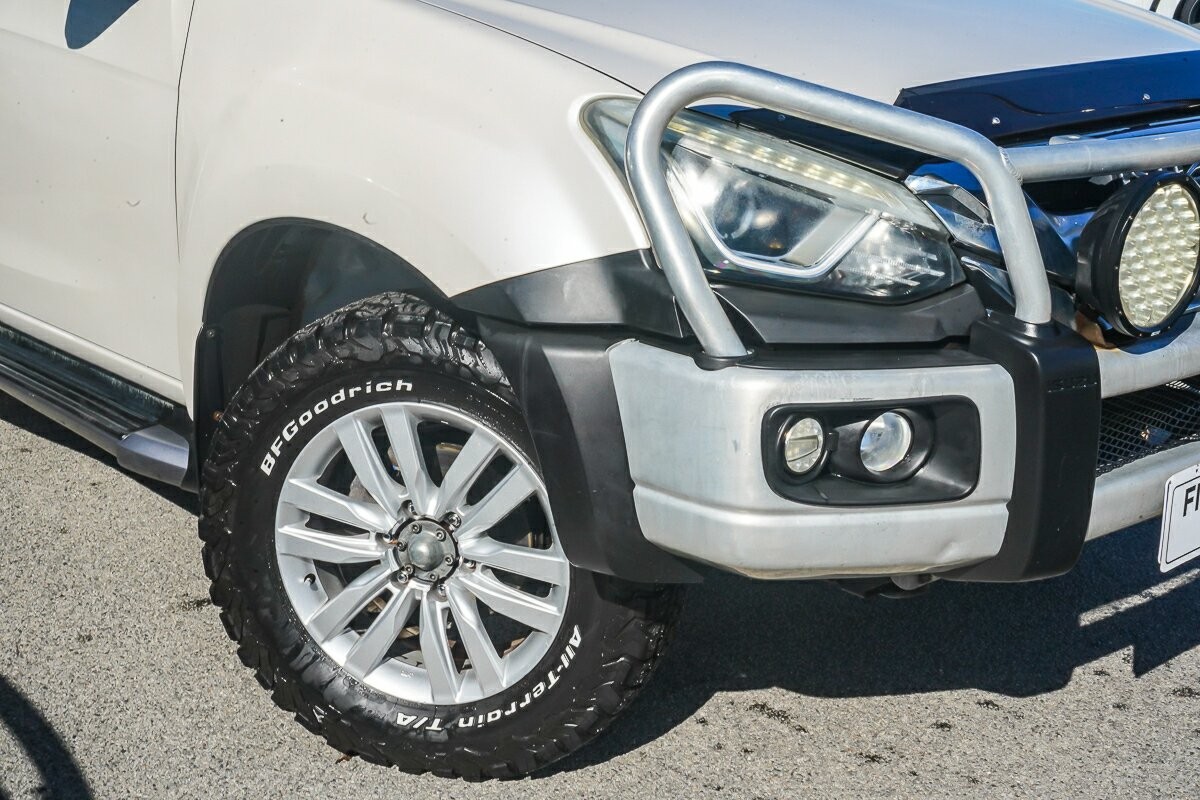 Isuzu Mu-x image 2