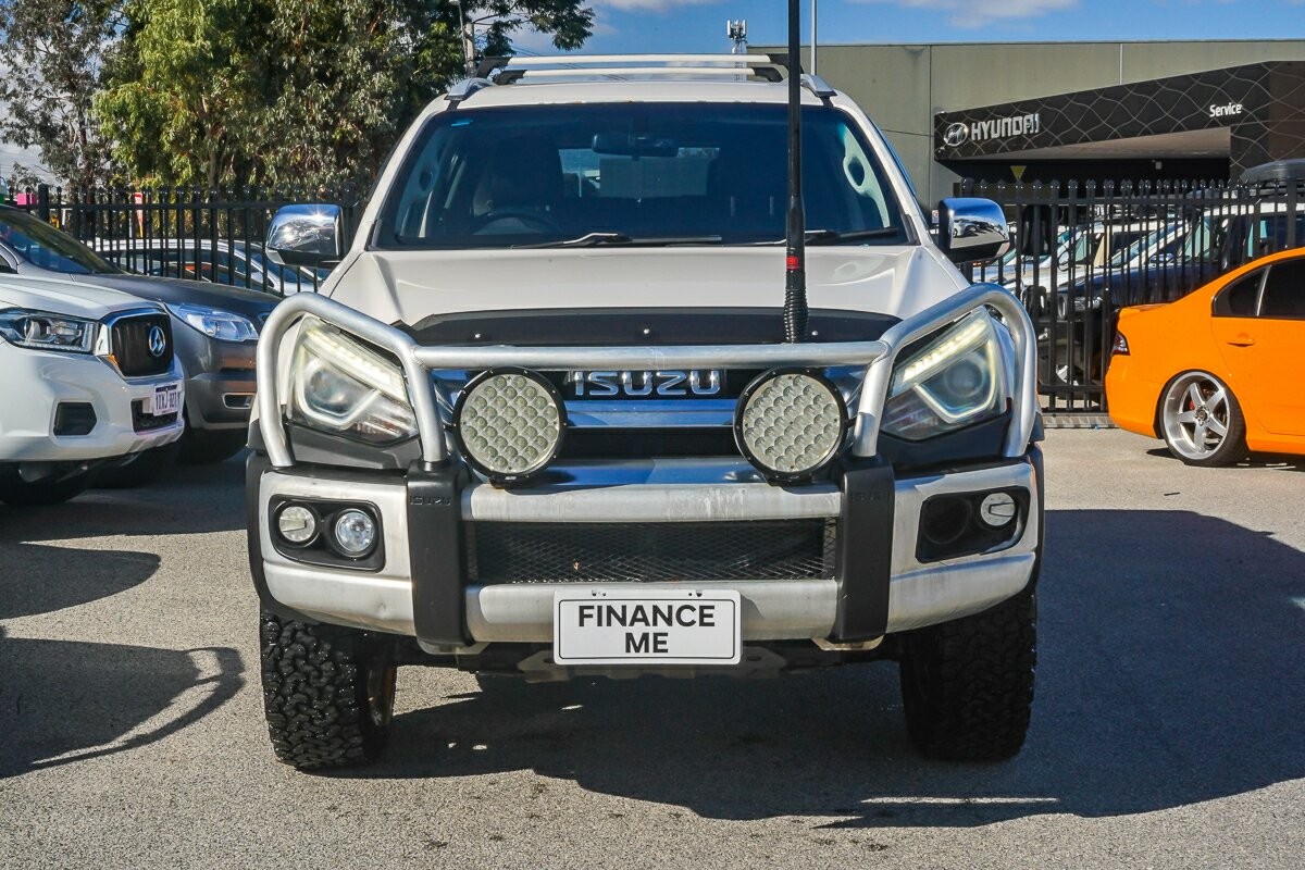 Isuzu Mu-x image 3