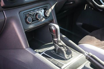 https://vehicle-cdn.autoleague.cloud/4294_81010462_21.jpg