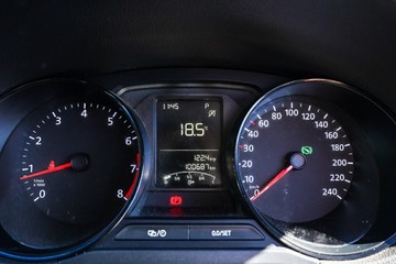 https://vehicle-cdn.autoleague.cloud/4294_81010516_15.jpg