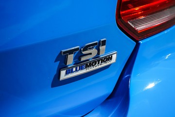 https://vehicle-cdn.autoleague.cloud/4294_81010516_9.jpg