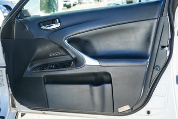 https://vehicle-cdn.autoleague.cloud/4294_81010547_11.jpg