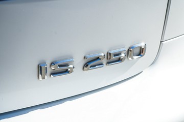 https://vehicle-cdn.autoleague.cloud/4294_81010547_9.jpg