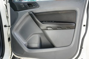 https://vehicle-cdn.autoleague.cloud/4294_81010564_11.jpg