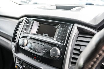 https://vehicle-cdn.autoleague.cloud/4294_81010564_17.jpg