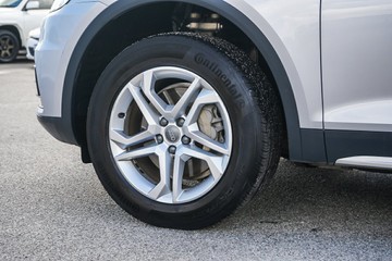 https://vehicle-cdn.autoleague.cloud/4294_81010625_5.jpg