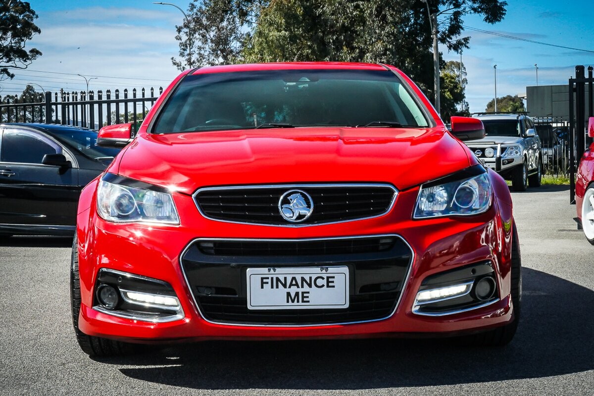 Holden Commodore image 3