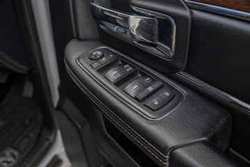 https://vehicle-cdn.autoleague.cloud/4294_81010668_13.jpg