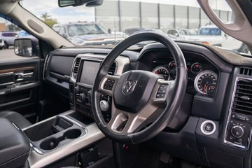 https://vehicle-cdn.autoleague.cloud/4294_81010668_14.jpg
