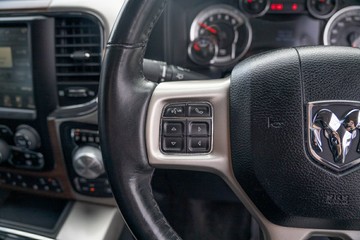 https://vehicle-cdn.autoleague.cloud/4294_81010668_16.jpg
