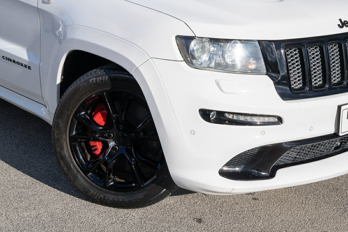 Jeep Grand Cherokee image 2
