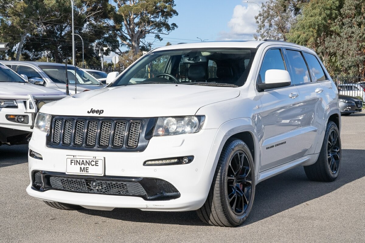 Jeep Grand Cherokee image 4