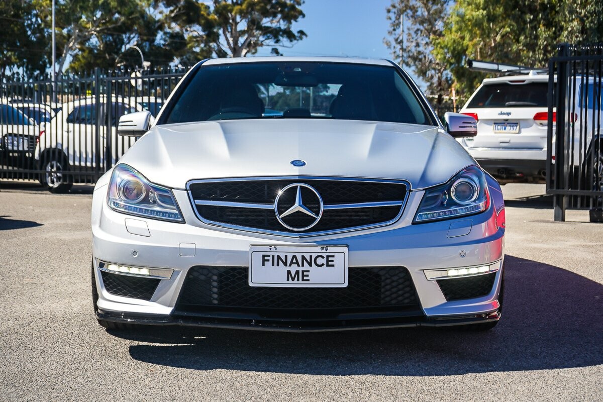 Mercedes Benz C-class image 3