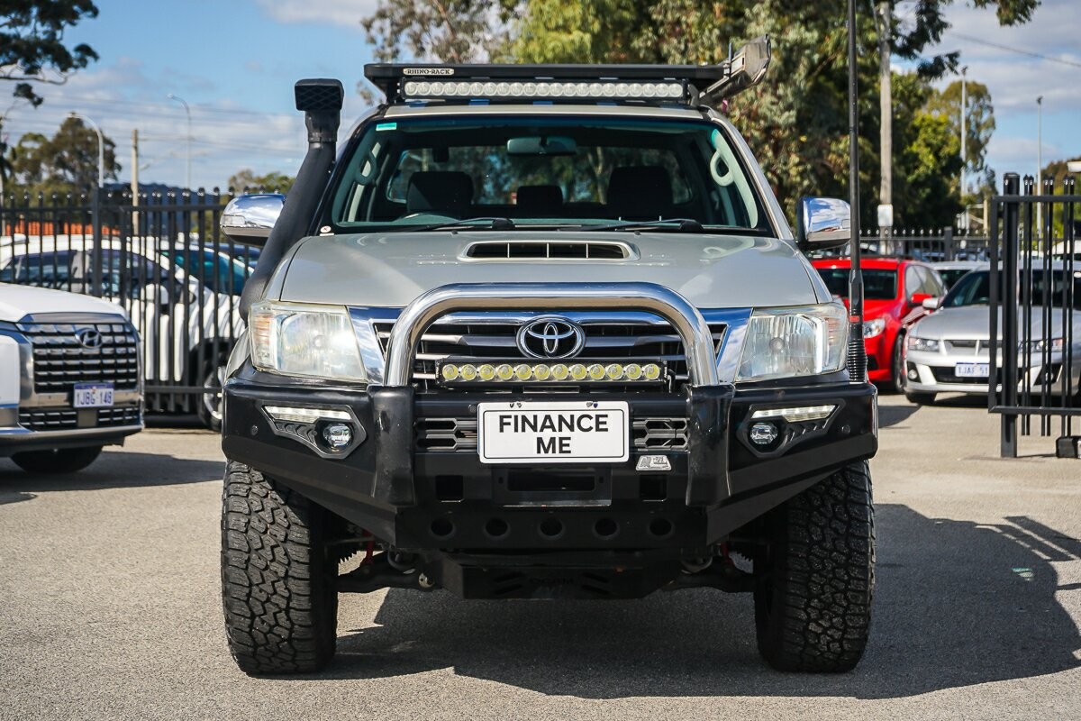 Toyota Hilux image 3