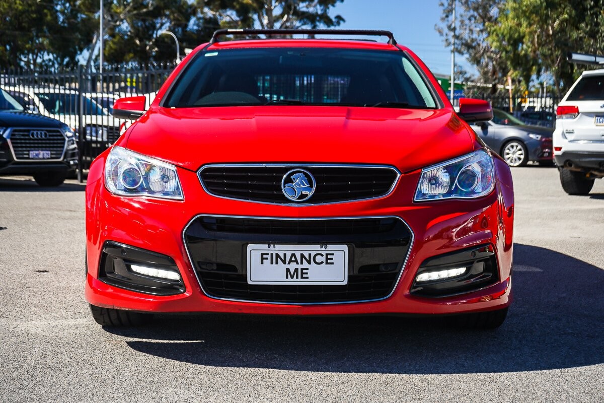 Holden Commodore image 3